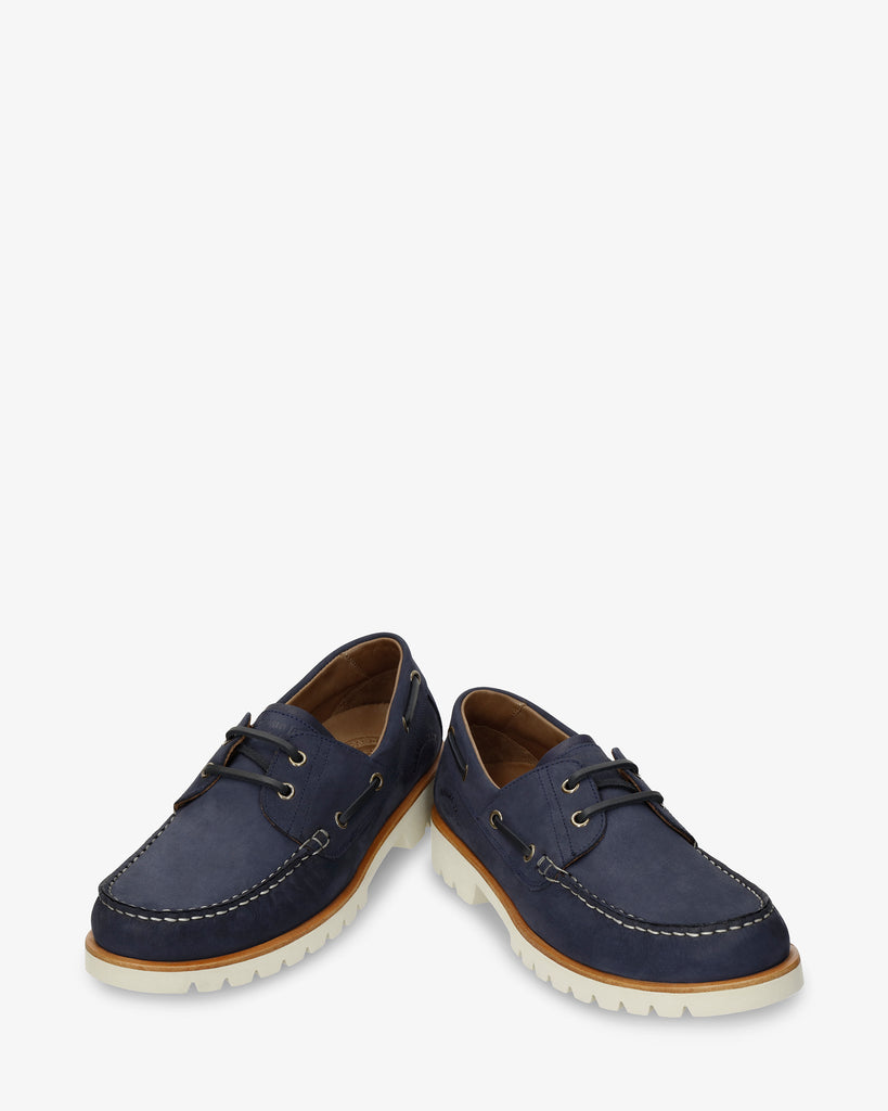 Boat náutico de piel con forro interior de piel. marino