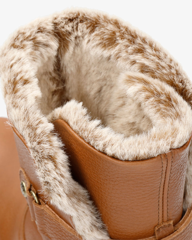Felia botas de piel con forro interior de pelo. cuero