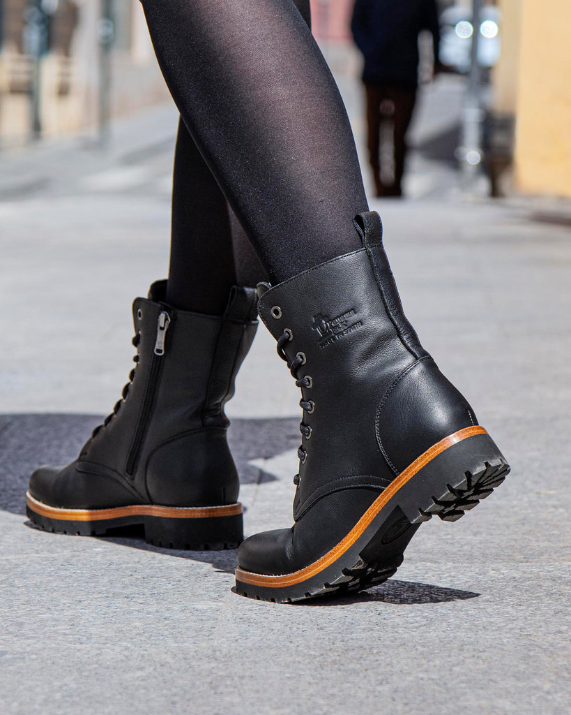 Frisia botas de piel con forro interior de piel. negro