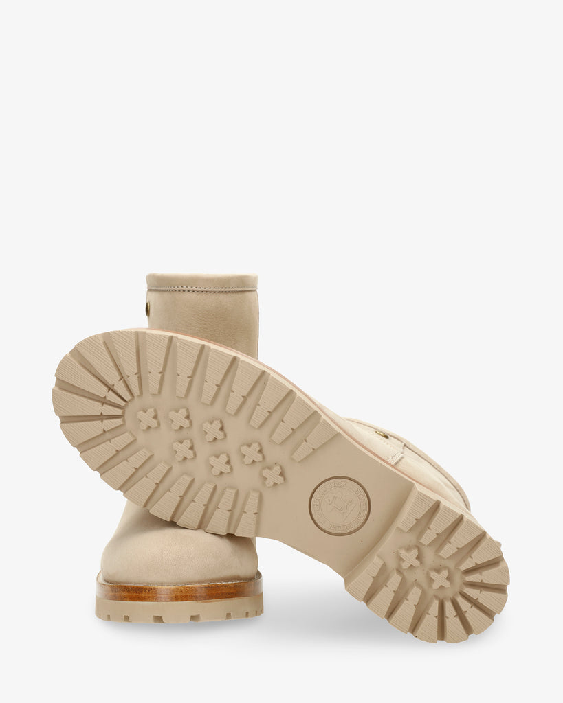 Grace botas de piel con forro interior de pelo. crudo