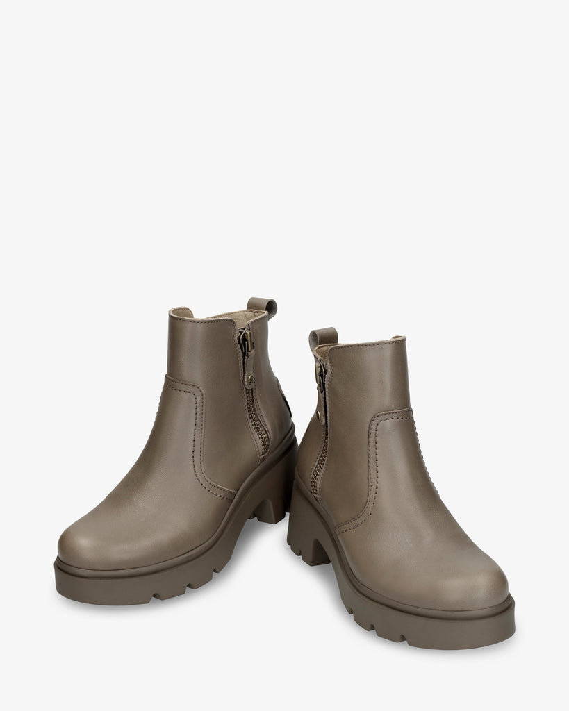 Phuket botín de piel con forro interior de piel. taupe