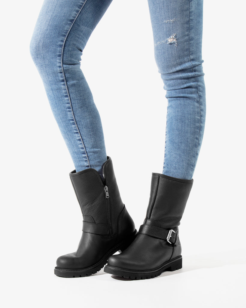 Singapur botas de piel con forro interior de pelo. negro