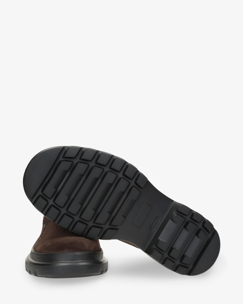 Theo zueco de piel con forro interior de piel. marron