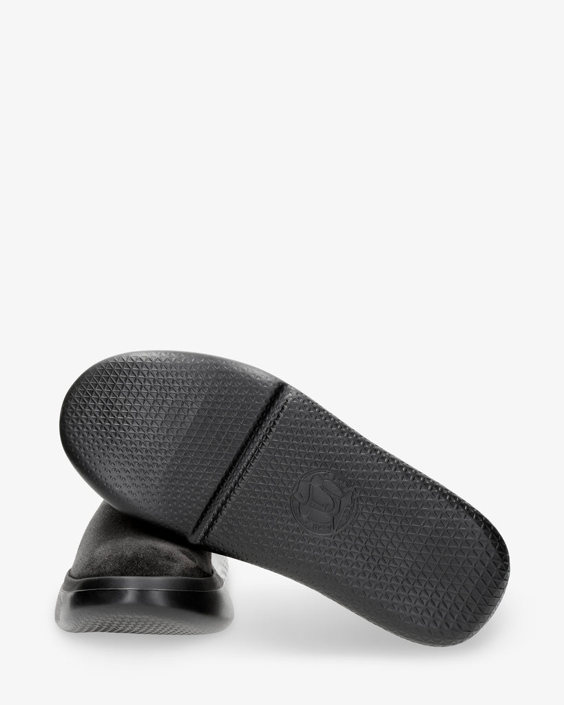 Yuli botín de piel con forro interior de lycra. gris